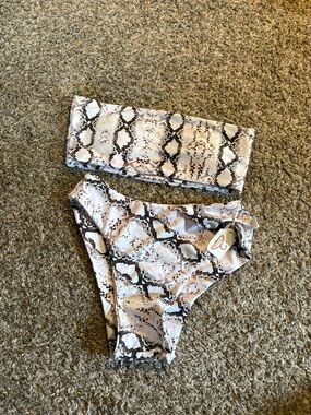 Snake Print Strapless Bikini Set in White and Black